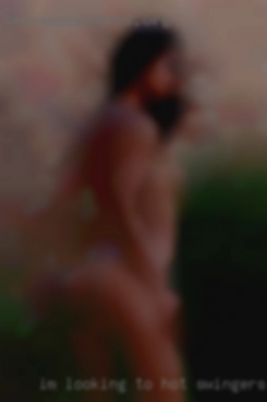 I'm hot swingers looking to explore sexually.